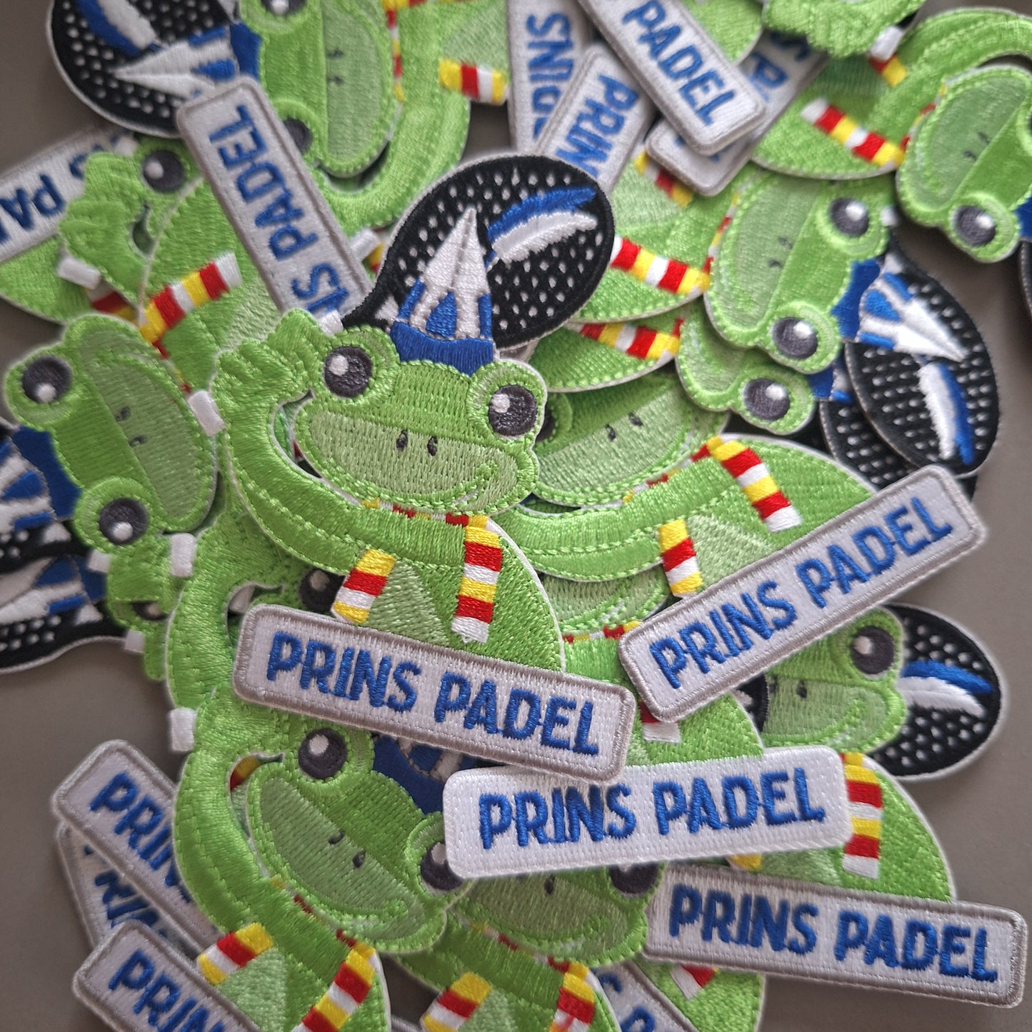 Prins Padel Carnavalsembleem