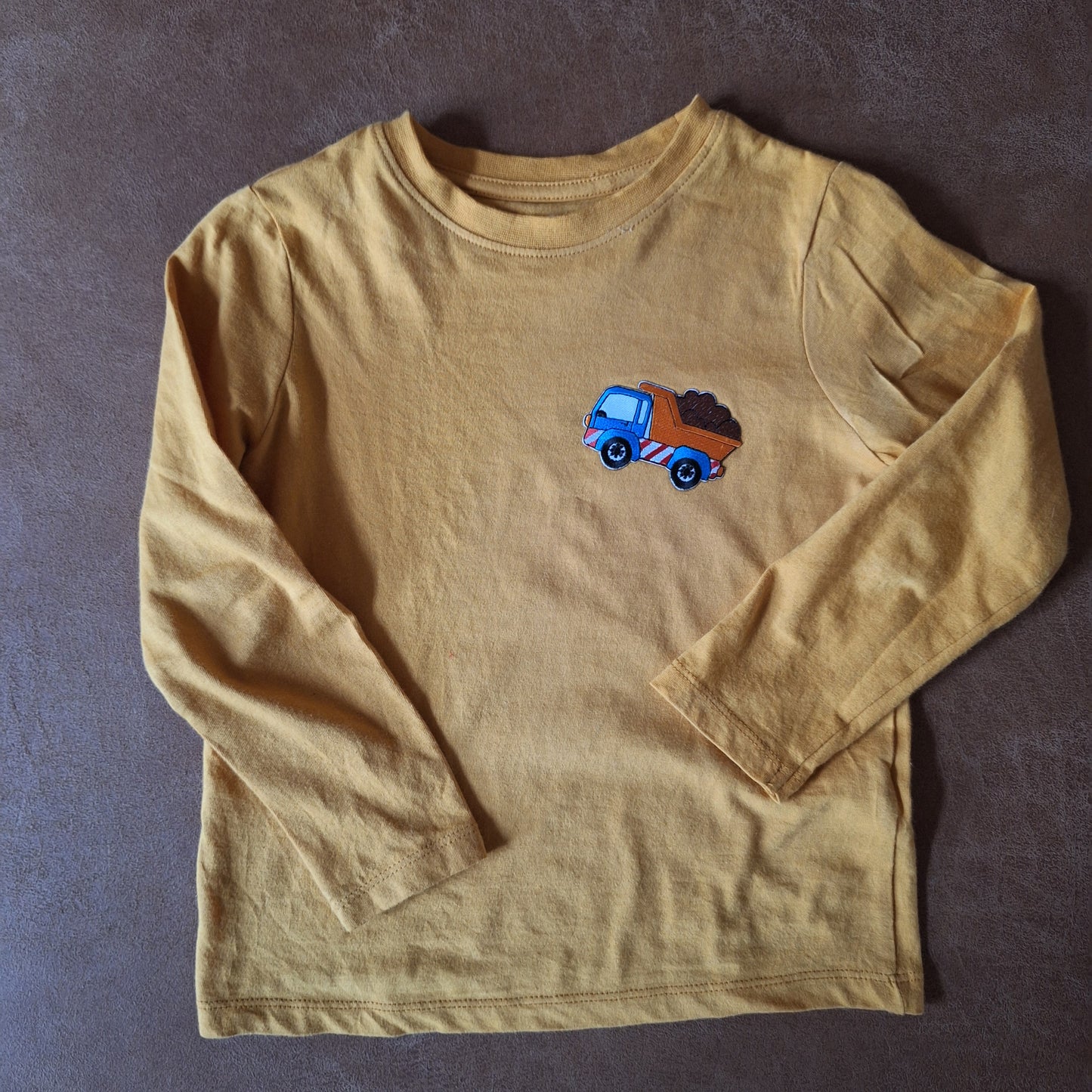 Shirt met kiepwagen embleem