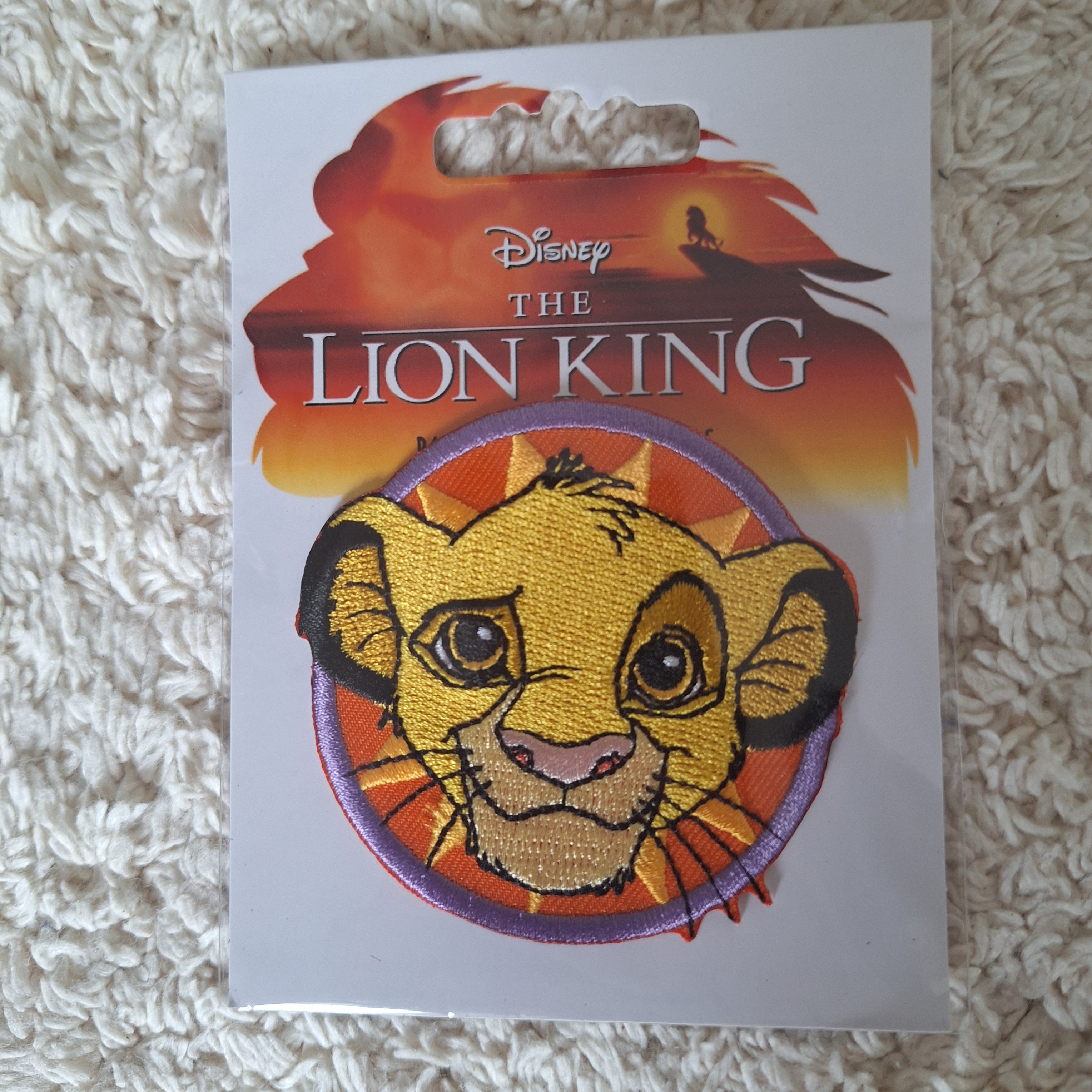 Lion King Simba embleem – Kledingembleem.nl