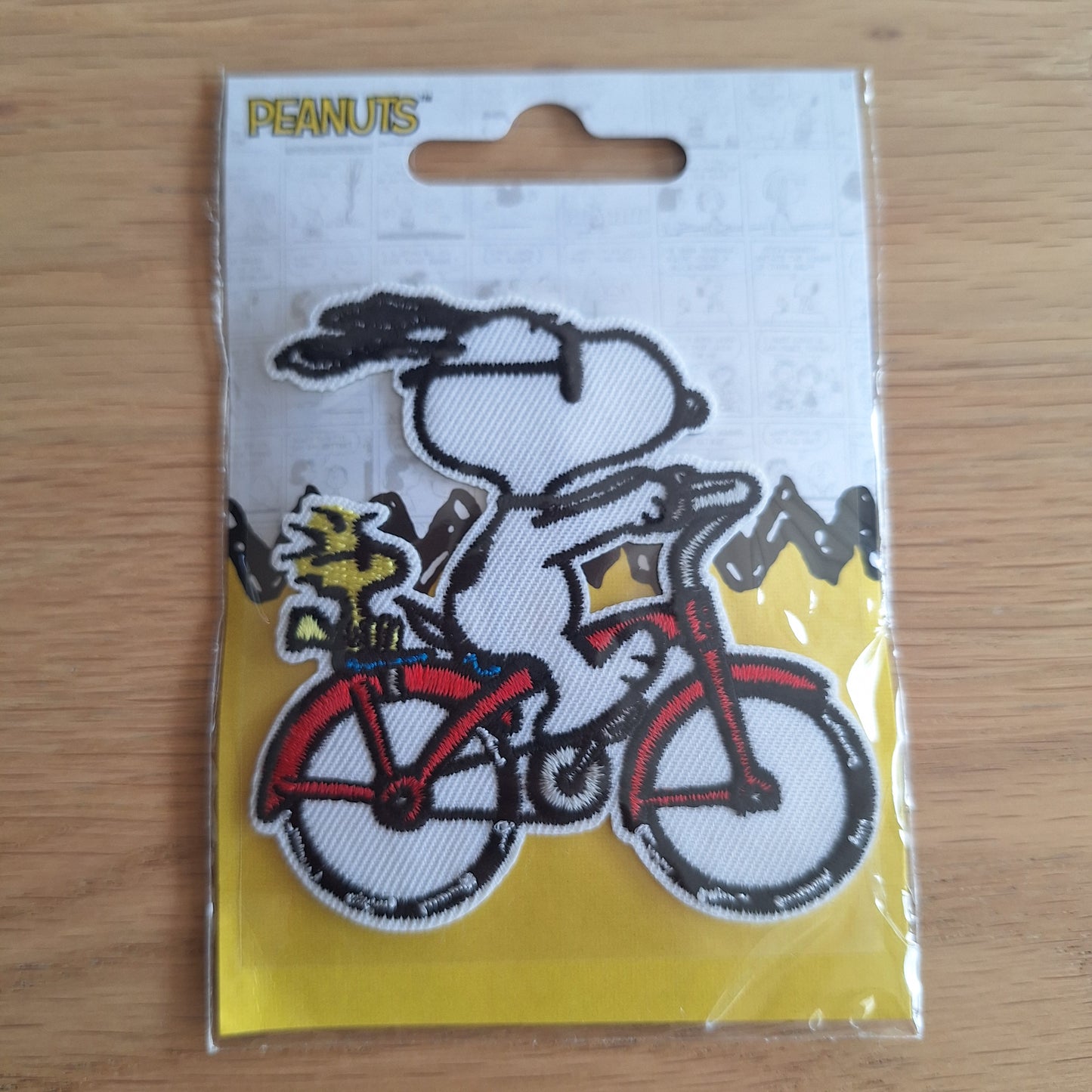 Snoopy op de fiets embleem